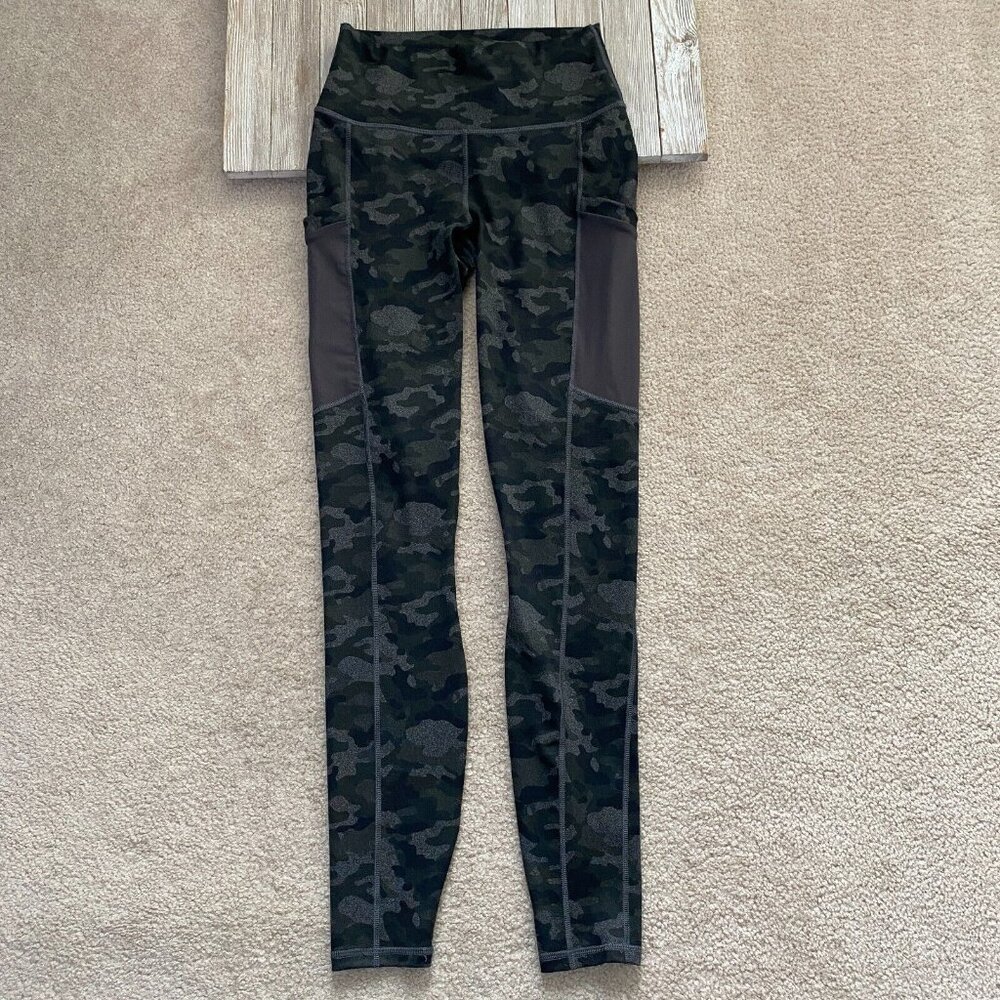 Fabletics Powerhold Leggings Womens XS Camouflage Camo Pockets Workout Gym Yoga